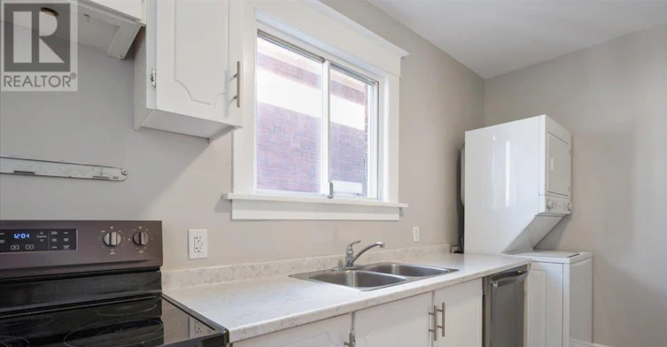 MAIN-3 Carleton Street S, Thorold, ON, L2V 1Z5 - 12