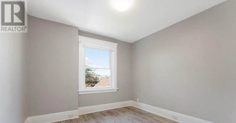 MAIN-3 Carleton Street S, Thorold, ON, L2V 1Z5 - 16