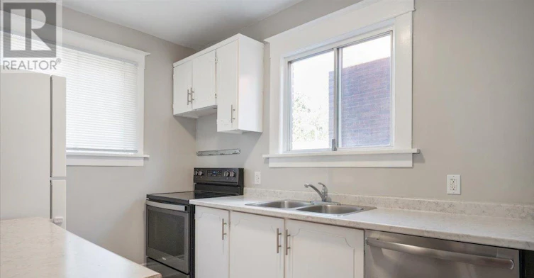 MAIN-3 Carleton Street S, Thorold, ON, L2V 1Z5 - 8
