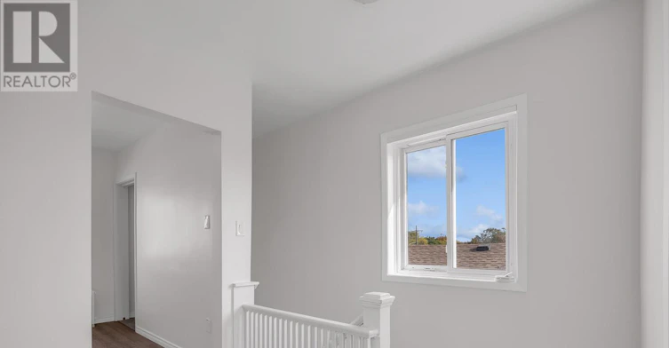 UPPER-7 Maitland Street, Thorold, ON, L2V 3A4 - 6