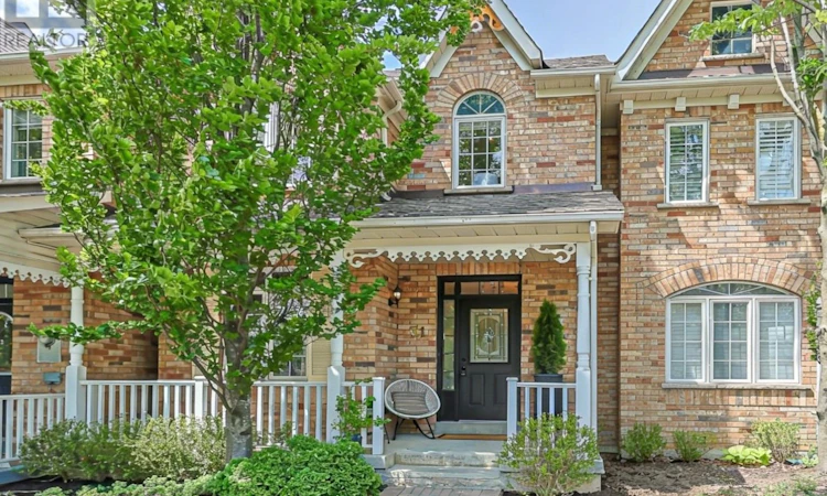 31 Queen's Plate Drive