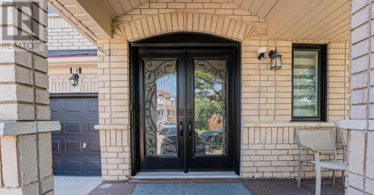 UPPER-18 Salonica Road, Brampton, ON, L7A 3K9 - 3