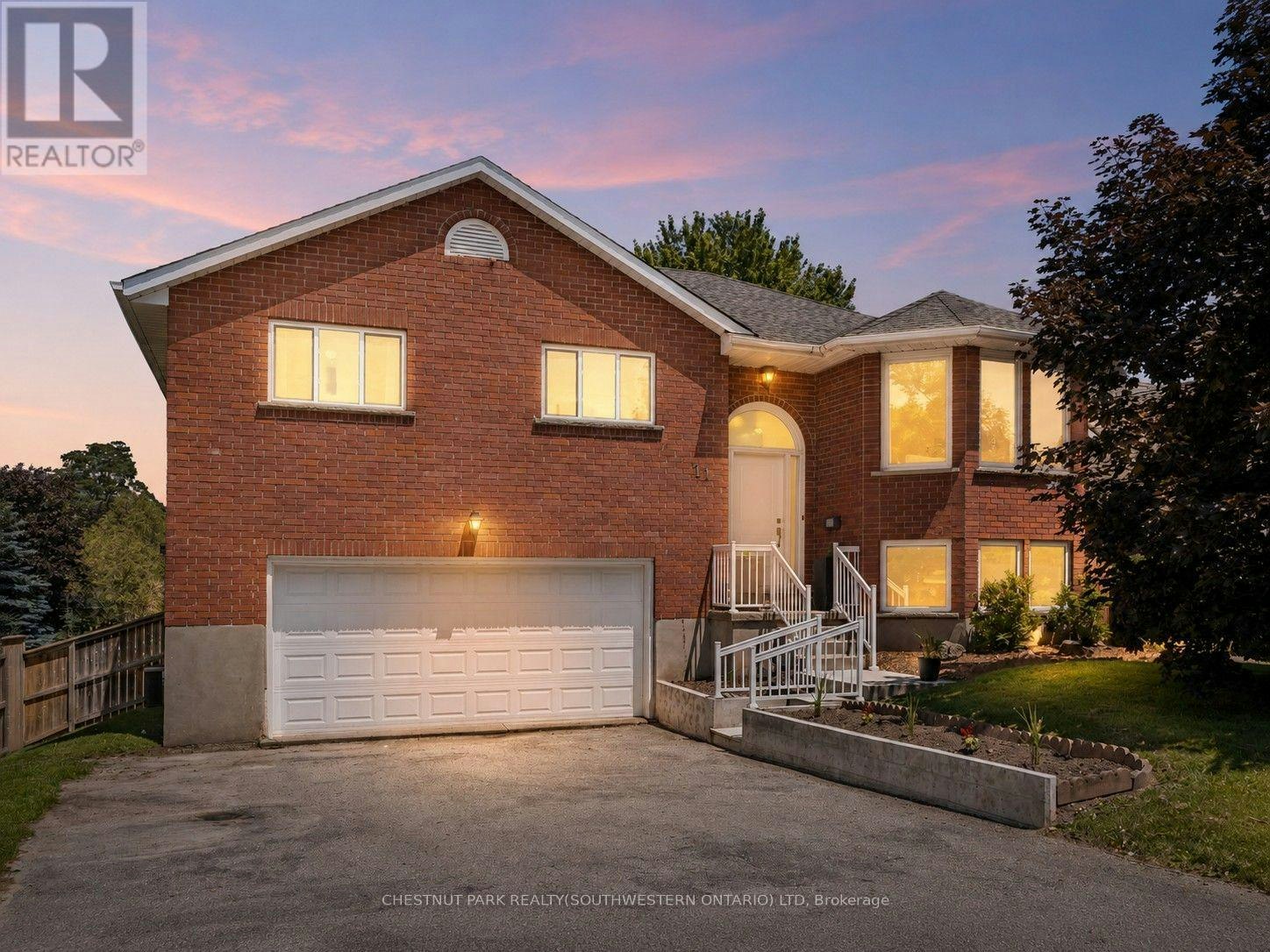 11 Bonniewood Drive, Mapleton, ON, N0G 1P0