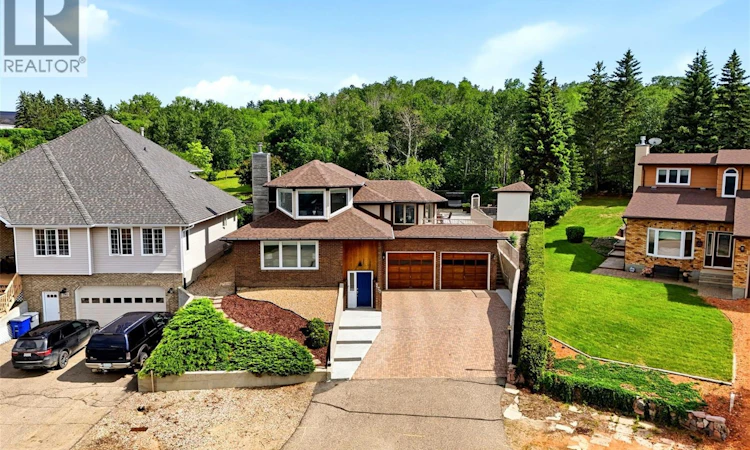 270 Prospect Crescent