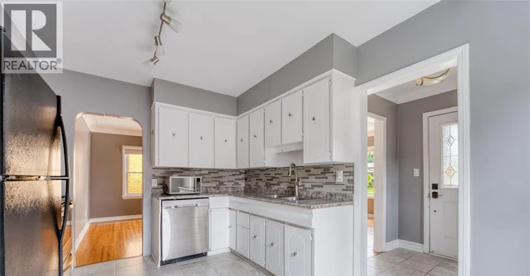 2010 Olive, Windsor, ON, N8T 1R7 - 11