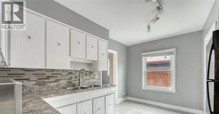 2010 Olive, Windsor, ON, N8T 1R7 - 13