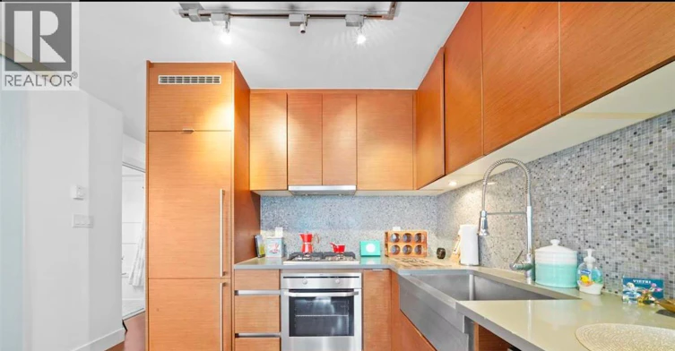 1606-565 Smithe Street, Vancouver, BC, V6B 0E4 - 3