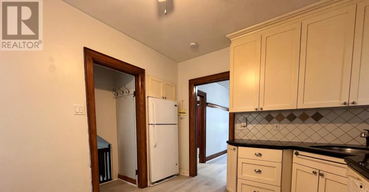 62 Plains Road E, Burlington, ON, L7T 2B9 - 6
