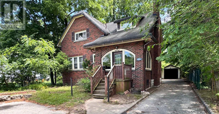 62 Plains Road E, Burlington, ON, L7T 2B9