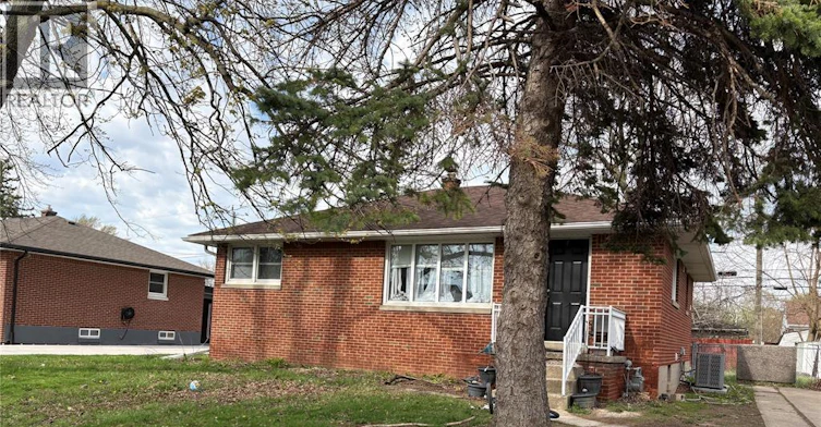 Lower-3580 Mckay, Windsor, ON, N9E 2R9