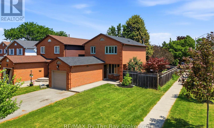 291 Woodlawn Crescent