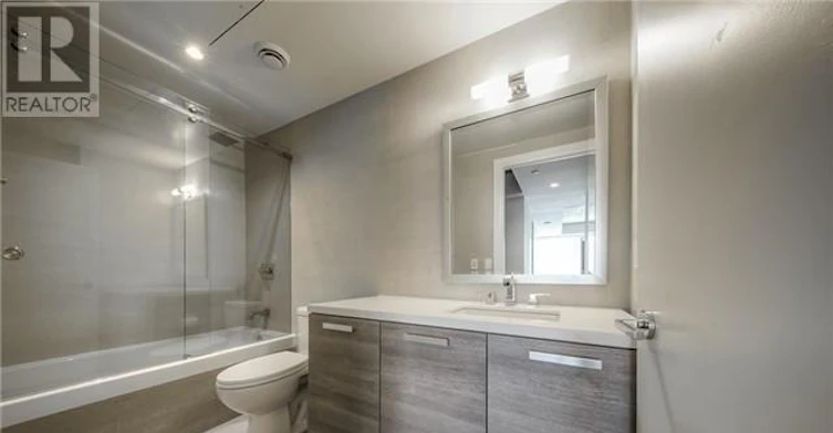 704-224 King Street W, Toronto, ON, M5H 0A6 - 9