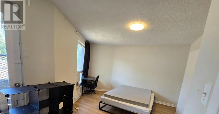 6-558 Spadina Crescent, Toronto, ON, M5S 2J9
