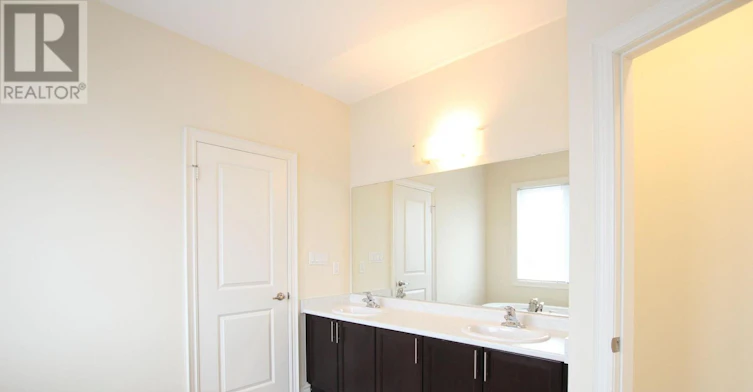 64 Cayton Crescent, Bradford West Gwillimbury, ON, L3Z 0V9 - 36
