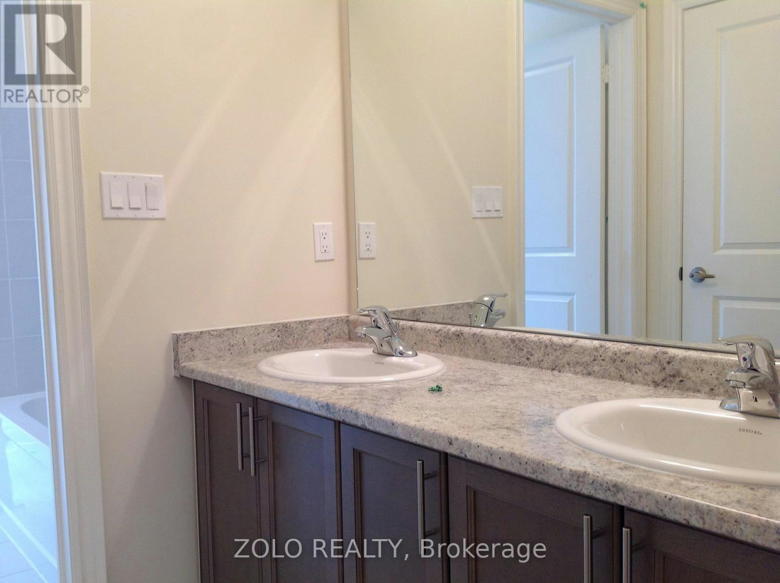 64 Cayton Crescent, Bradford West Gwillimbury, ON, L3Z 0V9 - 8