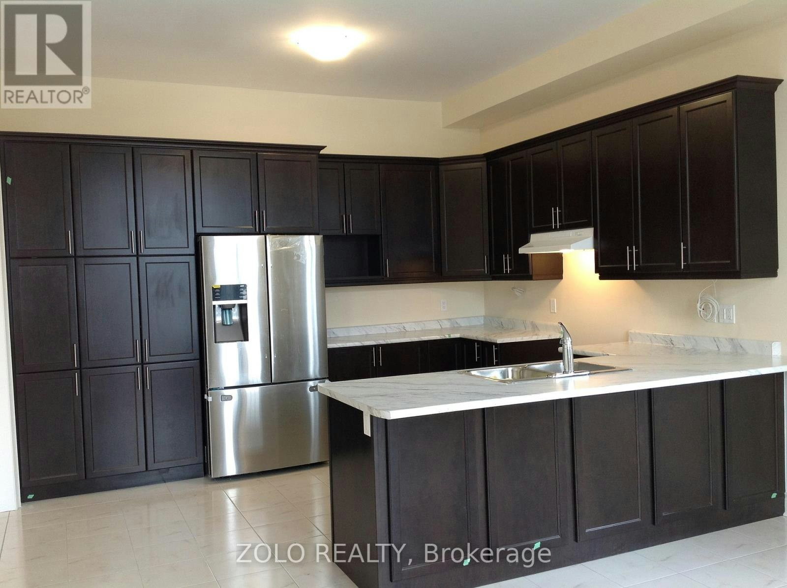 64 Cayton Crescent, Bradford West Gwillimbury, ON, L3Z 0V9 - 3