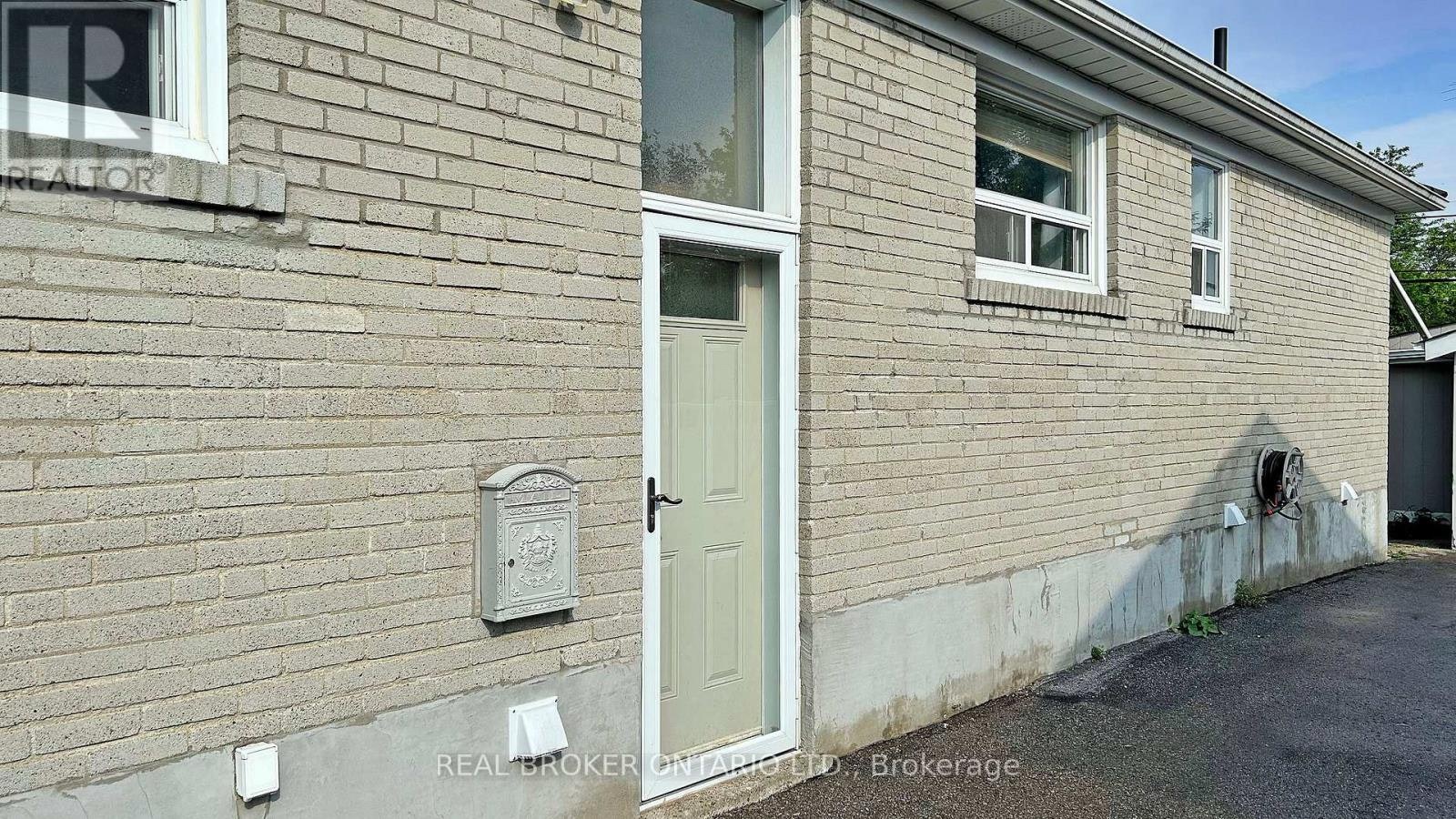 351 Taylor Mills Drive N, Richmond Hill, ON, L4C 2T8 - 10