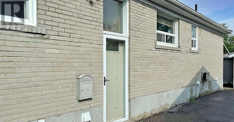 351 Taylor Mills Drive N, Richmond Hill, ON, L4C 2T8 - 10