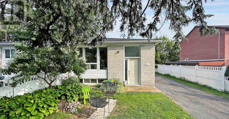 351 Taylor Mills Drive N, Richmond Hill, ON, L4C 2T8