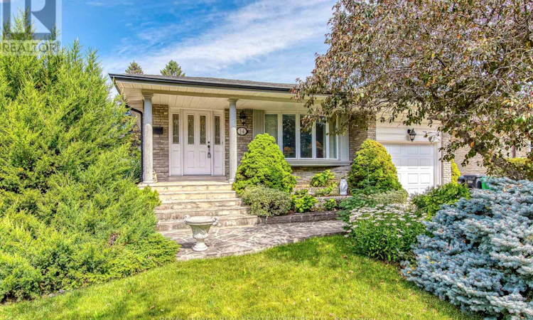 14 Governor Grove Crescent
