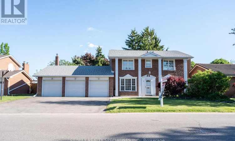 8 River View Drive