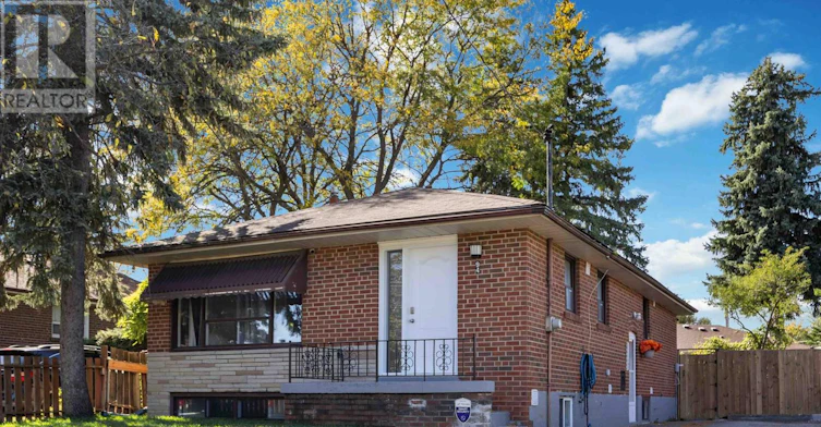 94 Greenock Avenue, Toronto, ON, M1G 3A3
