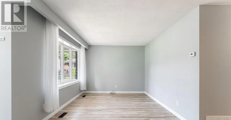 443 Brest Court, Oshawa, ON, L1H 5X7 - 5