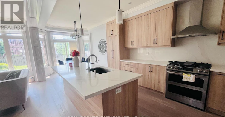 15 Birch Park Drive, Whitby, ON, L1R 3P2 - 9