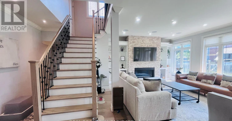 15 Birch Park Drive, Whitby, ON, L1R 3P2 - 16