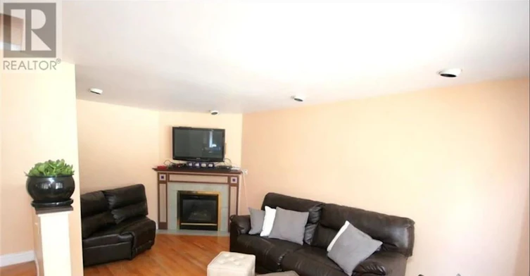 376 Lisgar Street, Ottawa, ON, K2P 2J3 - 4