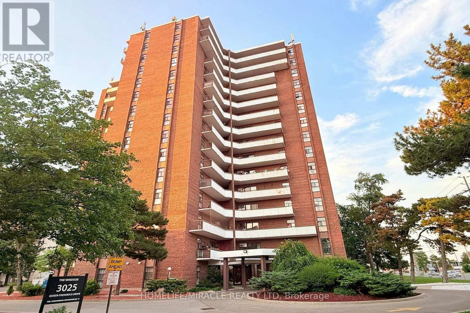 807-3025 Queen Frederica Drive, Mississauga, ON, L4Y 3A1