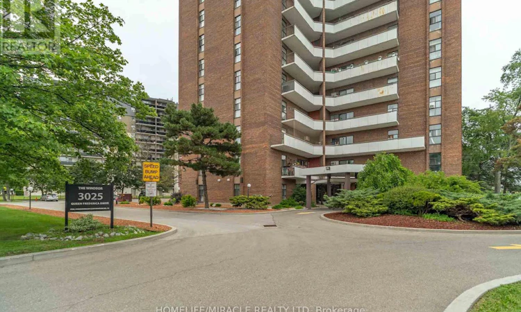 807-3025 Queen Frederica Drive