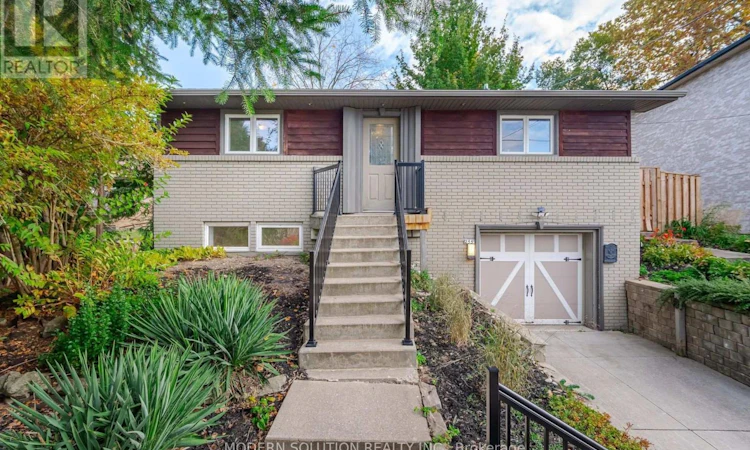 2557 Mindemoya Road