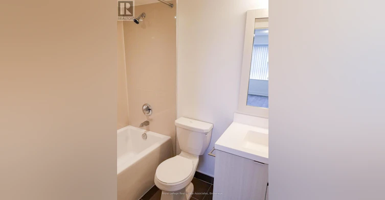 602-7 Mabelle Avenue, Toronto, ON, M5T 0C9 - 9