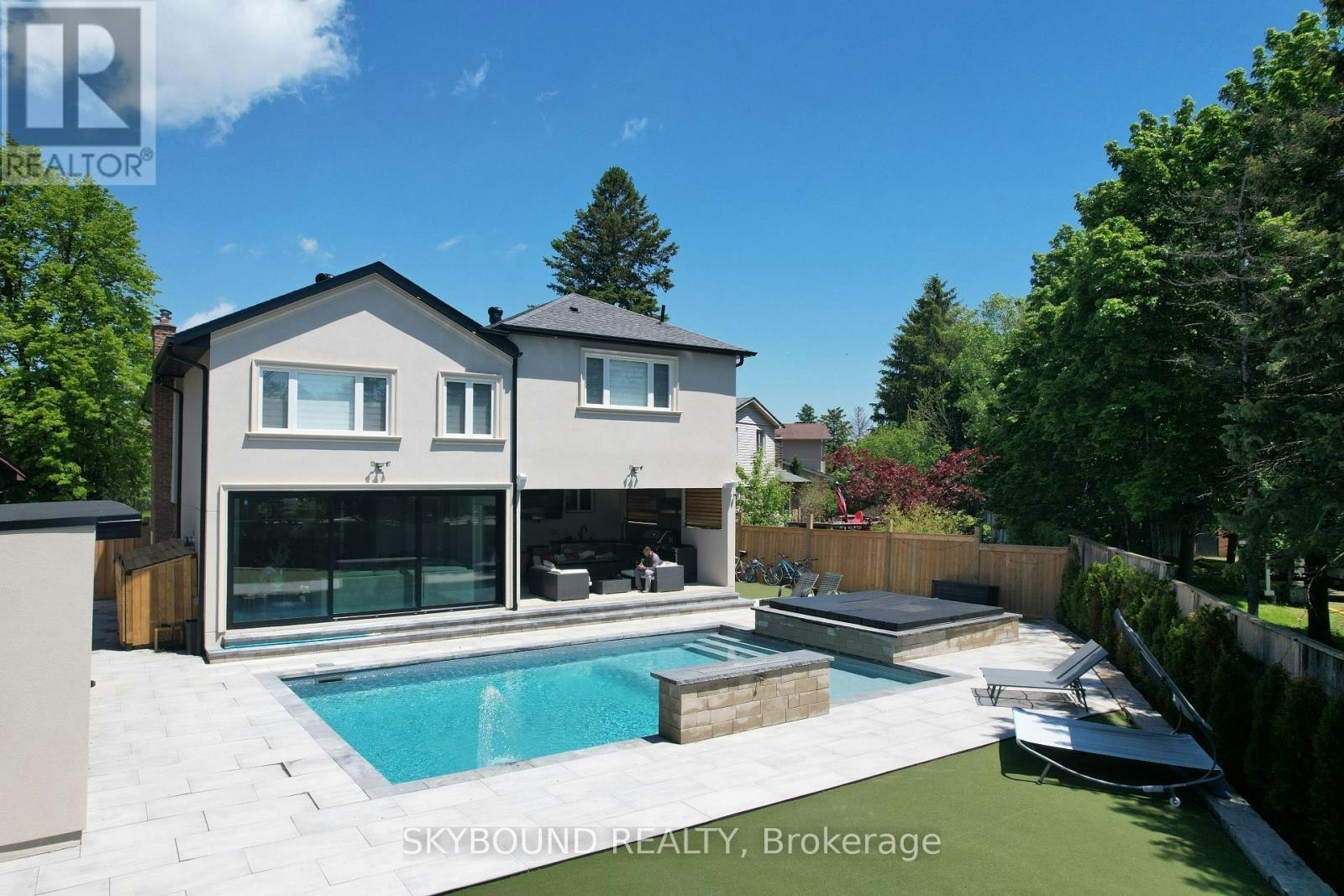 2711 Spruce Needle Court, Mississauga, ON, L5L 1N2