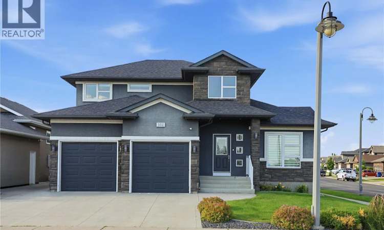 102 Teal Crescent