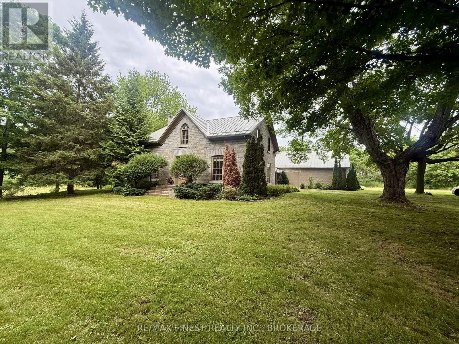 4247 Henderson Road, South Frontenac, ON, K0H 1V0