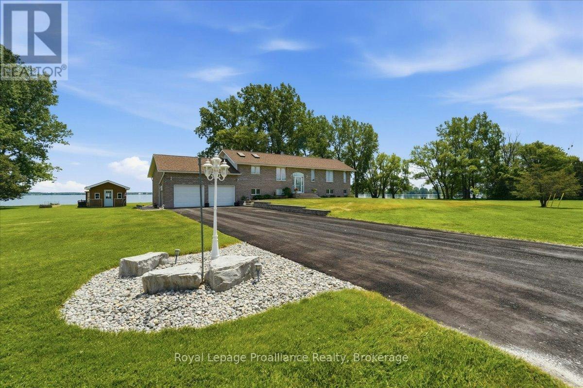 40 Wallbridge Circle, Prince Edward County, ON, K8N 4Z7