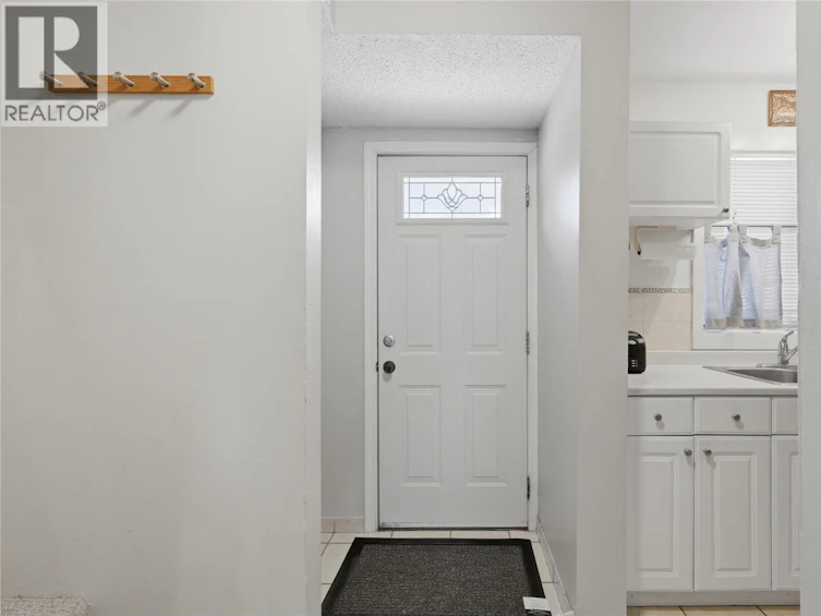 36-1605 Summit Drive, Kamloops, BC, V2E 2A5 - 4
