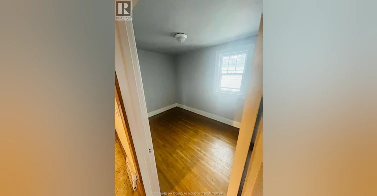 UPPER-1645 Goyeau, Windsor, ON, N8X 3L7 - 10