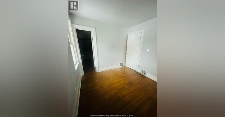 UPPER-1645 Goyeau, Windsor, ON, N8X 3L7 - 12