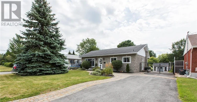 28 Appleford Street, Ottawa, ON, K1J 6T9