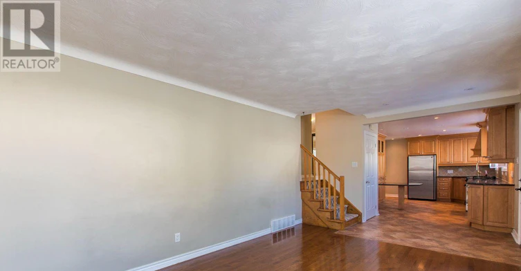28 Appleford Street, Ottawa, ON, K1J 6T9 - 6