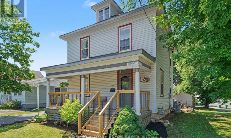 98 Drummond Street E