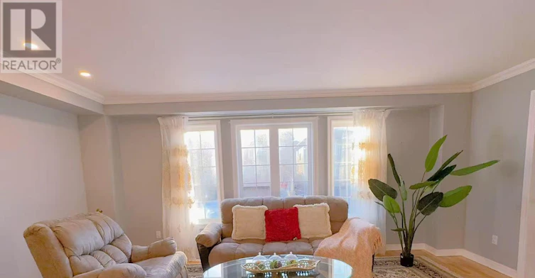 UPPER-193 Dean Burton Lane, Newmarket, ON, L3X 3C4 - 2