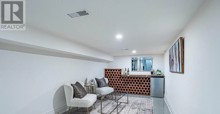 369 Pacific Avenue, Toronto, ON, M6P 2R2 - 32