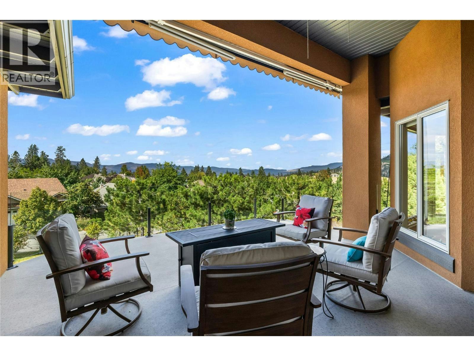 2-4100 Gallaghers Parkland, Kelowna, BC, V1W 3Z8