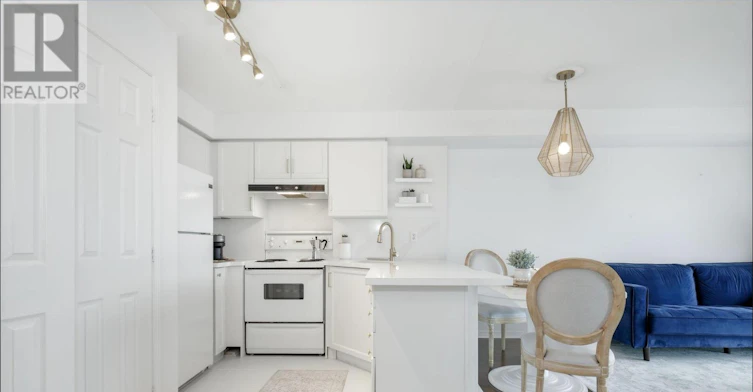 803-140 Bathurst Street, Toronto, ON, M5V 3N8 - 10