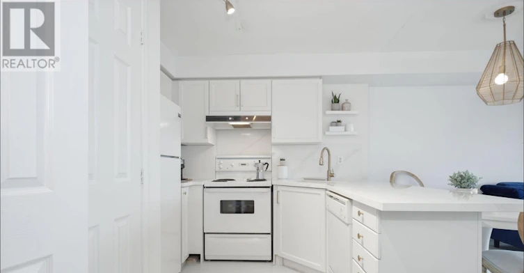 803-140 Bathurst Street, Toronto, ON, M5V 3N8 - 4