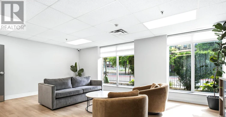 803-140 Bathurst Street, Toronto, ON, M5V 3N8 - 32